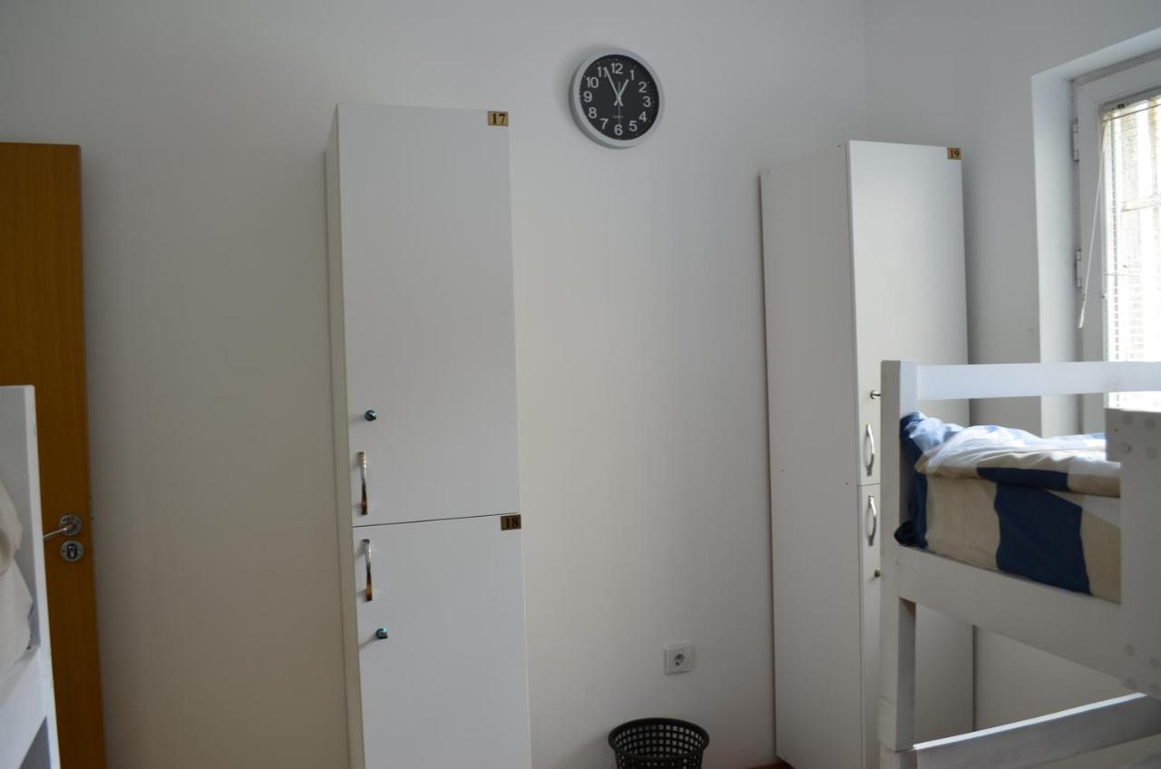 Moonlıght Hostel Priştine Dış mekan fotoğraf
