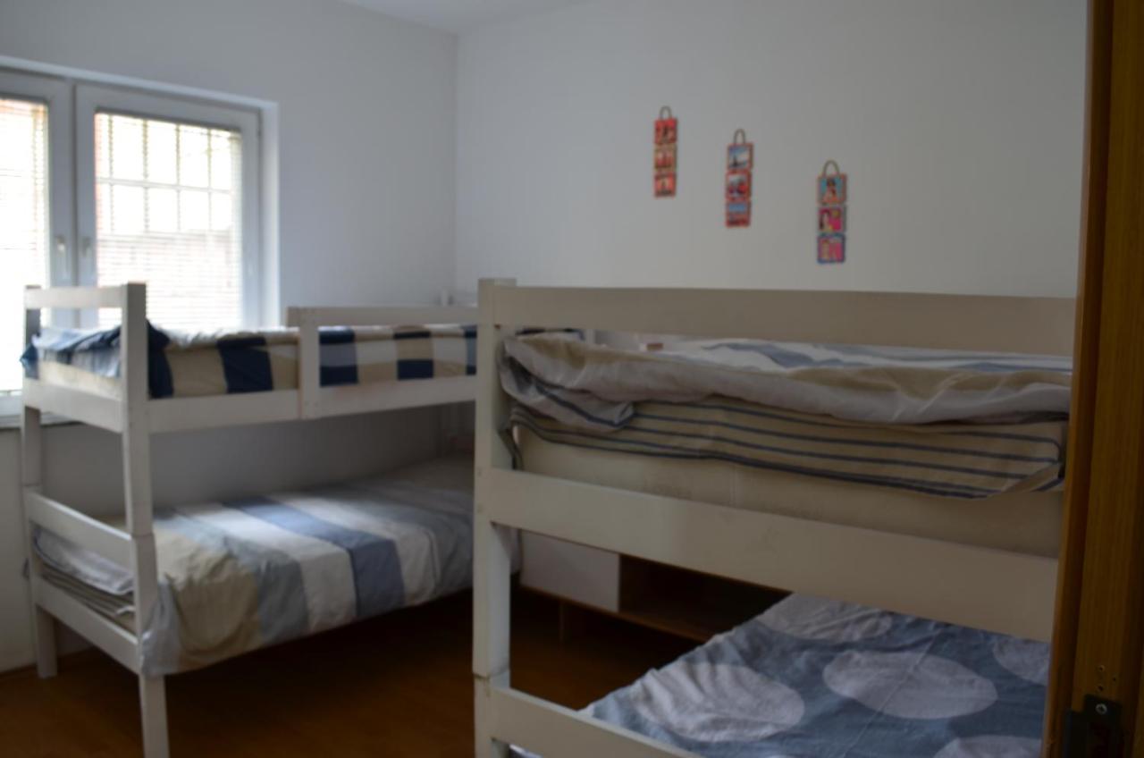 Moonlıght Hostel Priştine Dış mekan fotoğraf