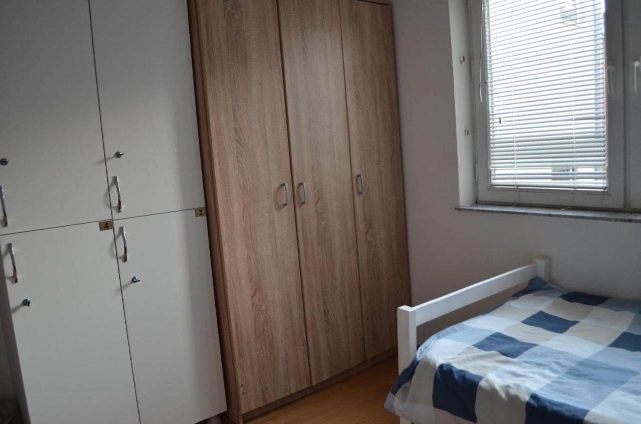 Moonlıght Hostel Priştine Dış mekan fotoğraf