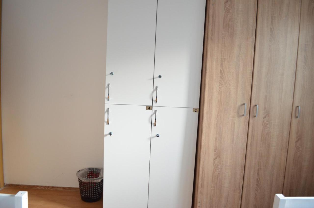 Moonlıght Hostel Priştine Dış mekan fotoğraf
