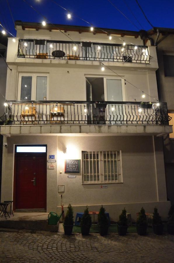 Moonlıght Hostel Priştine Dış mekan fotoğraf